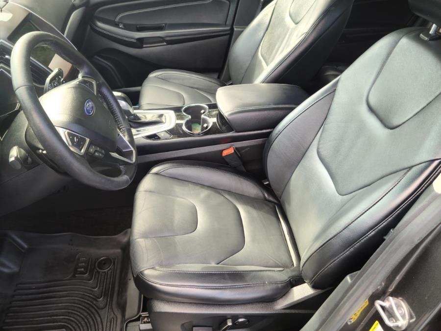 2018 Ford Edge Titanium FWD photo