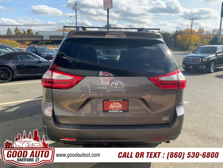 2016 Toyota Sienna 5dr 7-Pass Van XLE AWD (Natl) photo
