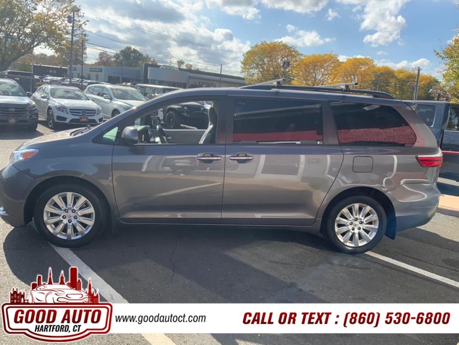 2016 Toyota Sienna 5dr 7-Pass Van XLE AWD (Natl) photo