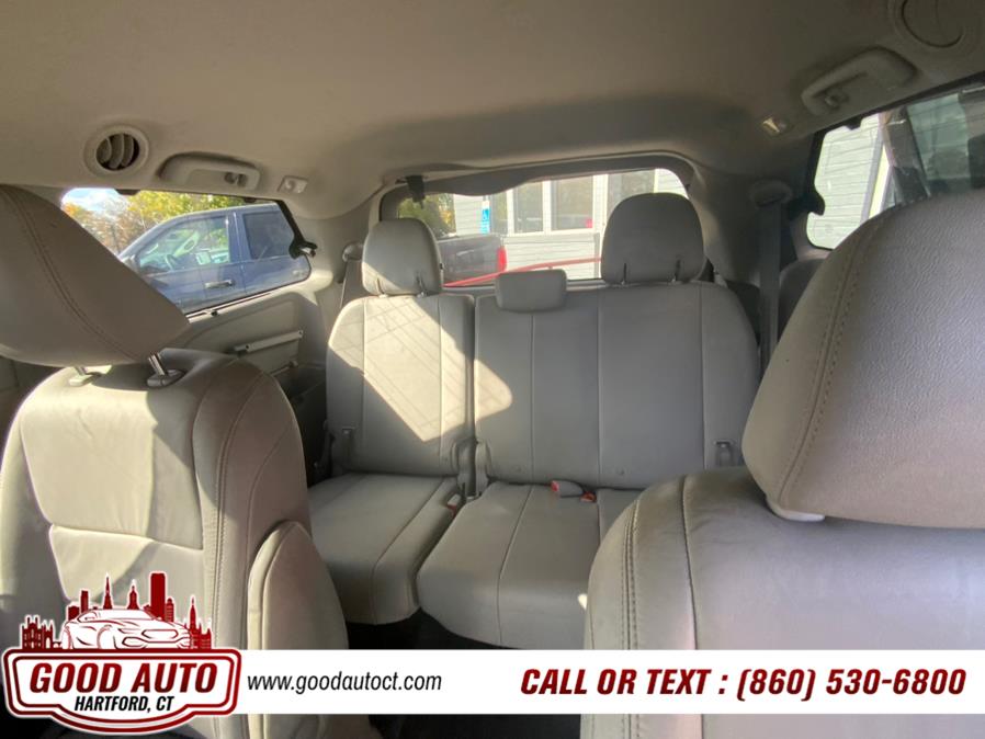 2016 Toyota Sienna 5dr 7-Pass Van XLE AWD (Natl) photo