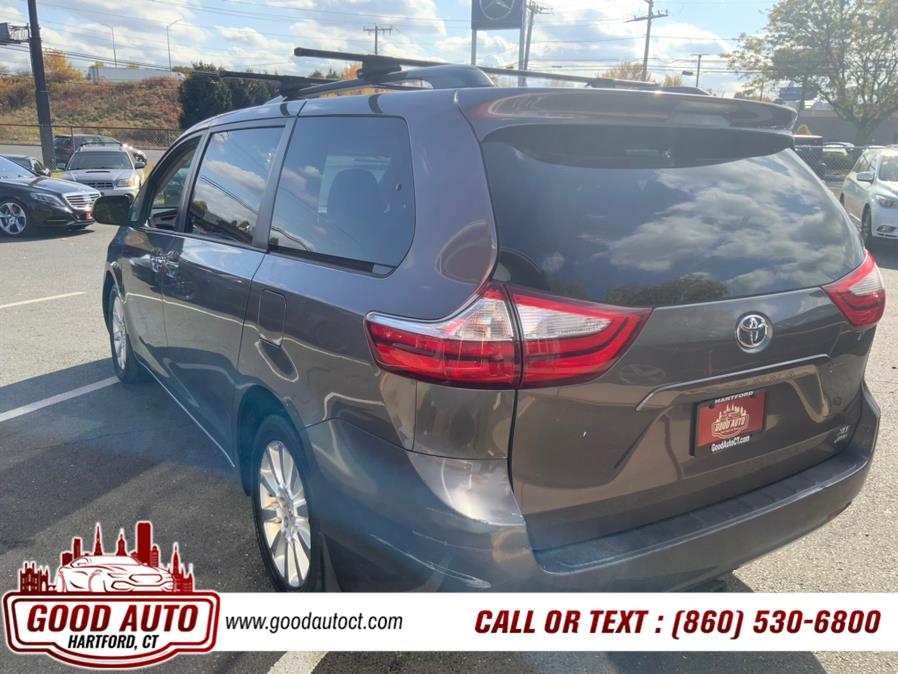 2016 Toyota Sienna 5dr 7-Pass Van XLE AWD (Natl) photo