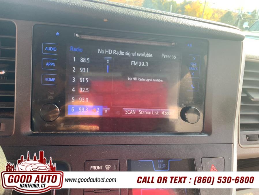 2016 Toyota Sienna 5dr 7-Pass Van XLE AWD (Natl) photo