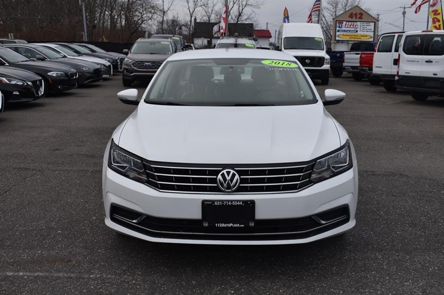 2018 Volkswagen Passat S photo