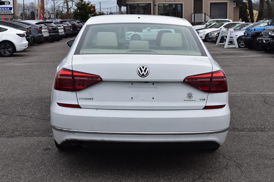 2018 Volkswagen Passat S photo