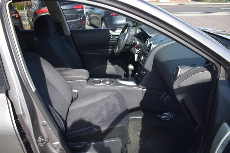2011 Nissan Rogue S photo