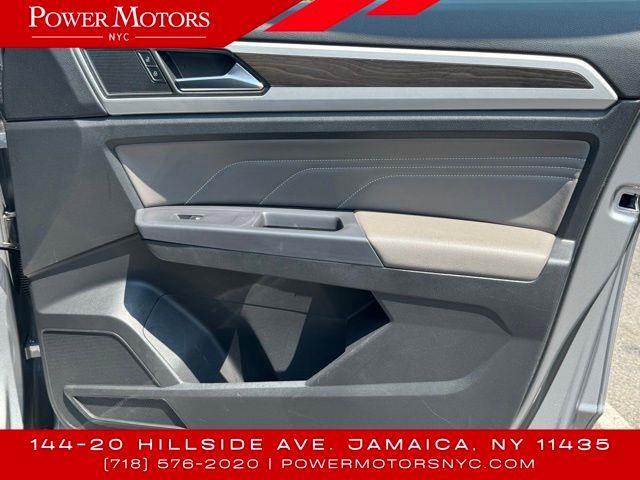 2021 Volkswagen Atlas 3.6L V6 SE w/Technology photo
