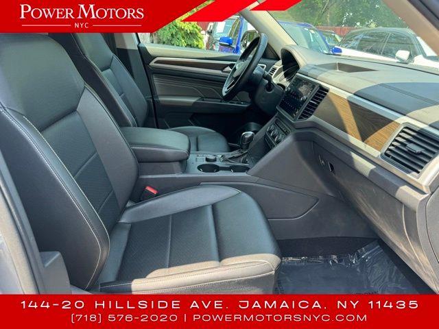 2021 Volkswagen Atlas 3.6L V6 SE w/Technology photo