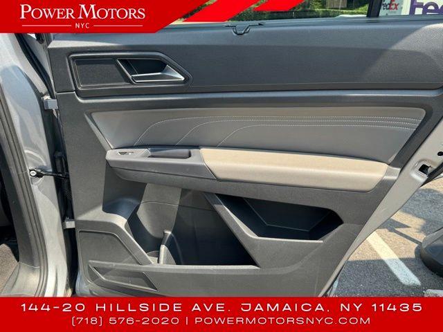 2021 Volkswagen Atlas 3.6L V6 SE w/Technology photo