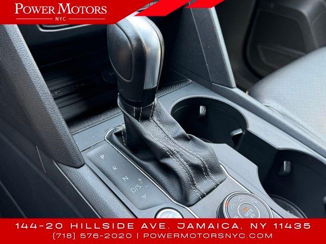 2021 Volkswagen Atlas 3.6L V6 SE w/Technology photo