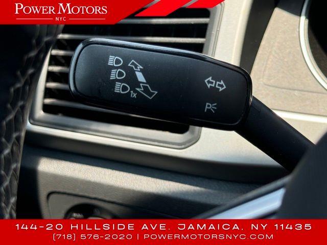 2021 Volkswagen Atlas 3.6L V6 SE w/Technology photo