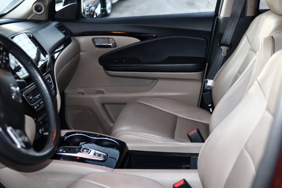 2022 Honda Pilot Touring 7-Passenger AWD photo
