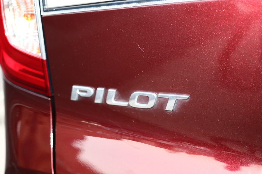 2022 Honda Pilot Touring 7-Passenger AWD photo