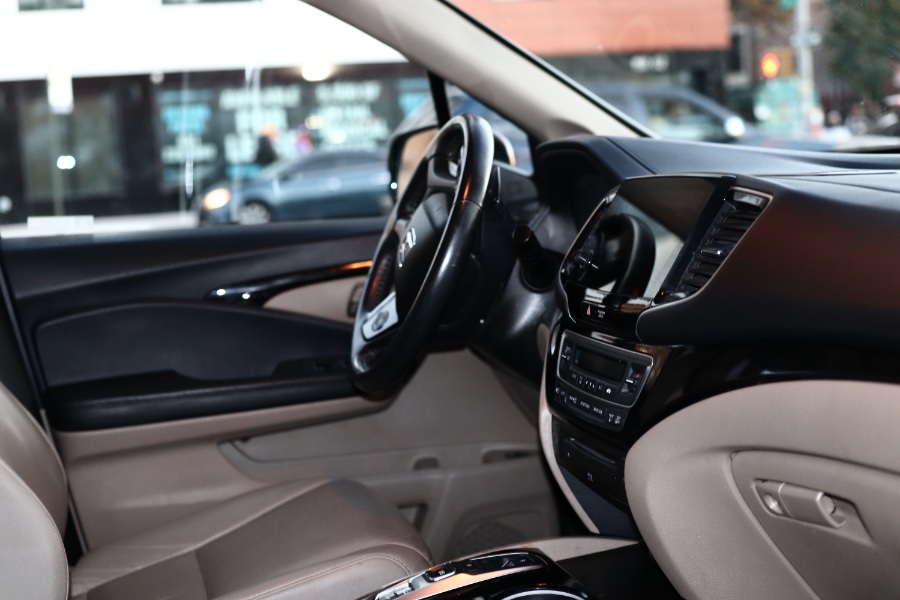 2022 Honda Pilot Touring 7-Passenger AWD photo