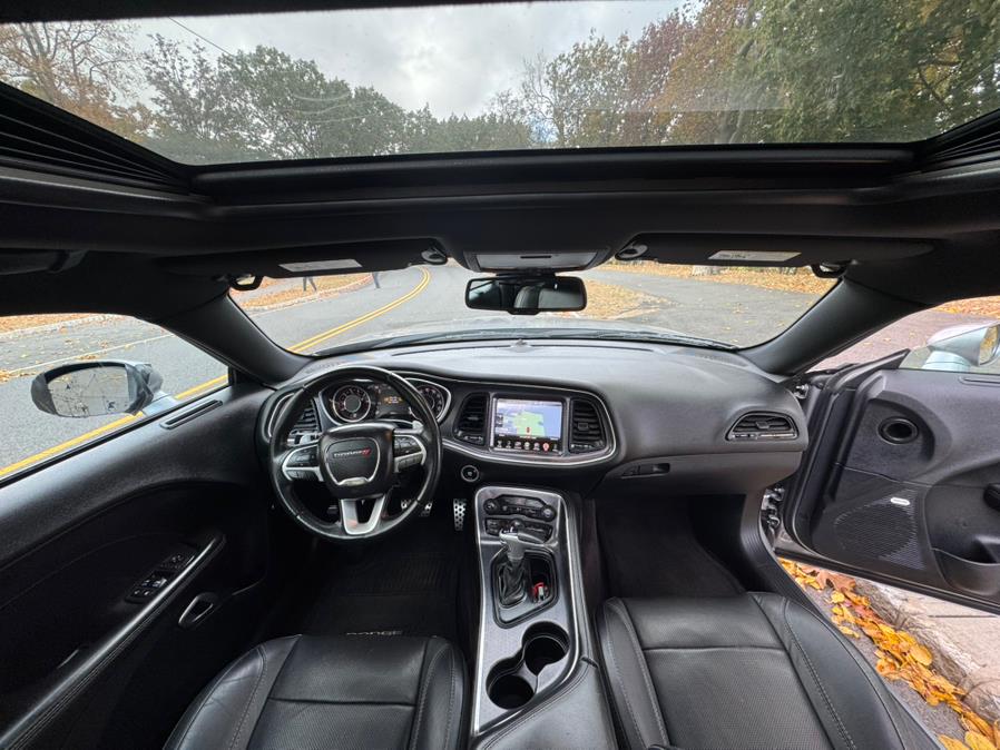 2016 Dodge Challenger 2dr Cpe SXT photo