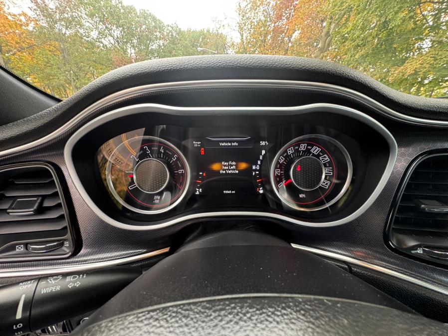 2016 Dodge Challenger 2dr Cpe SXT photo