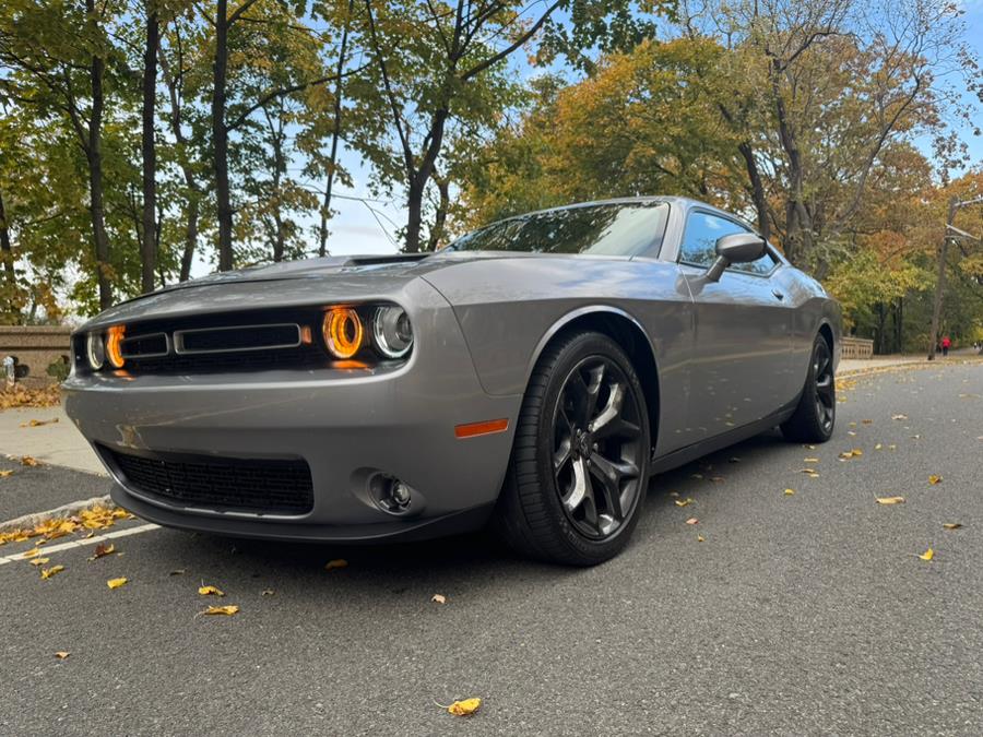 2016 Dodge Challenger 2dr Cpe SXT photo