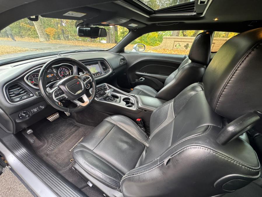 2016 Dodge Challenger 2dr Cpe SXT photo