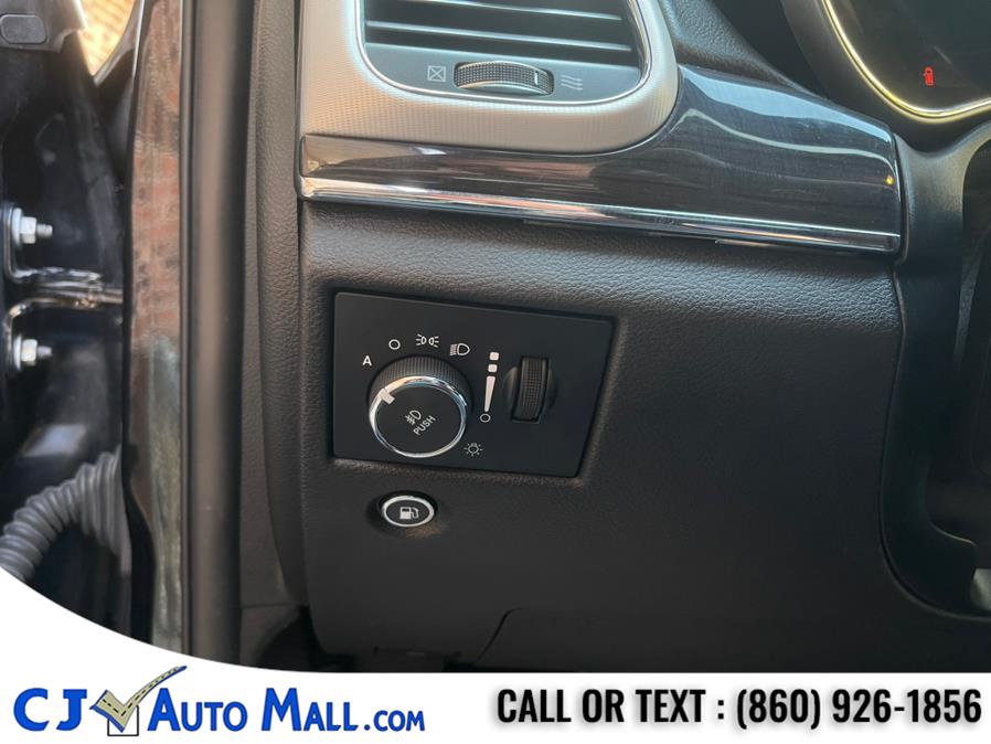 2019 Jeep Grand Cherokee Overland 4x4 photo