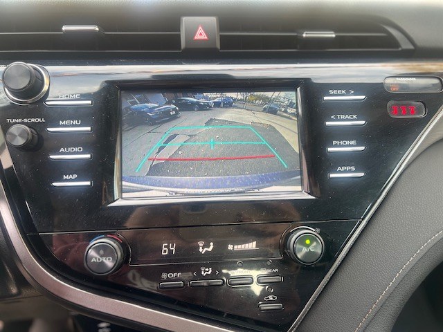 2019 Toyota Camry SE Auto (Natl) photo