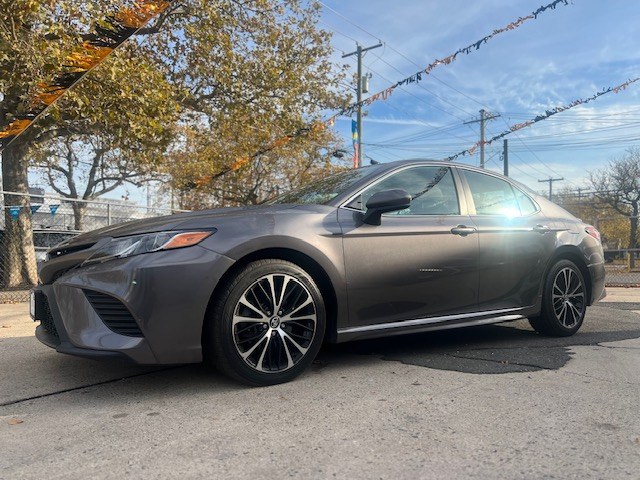 2019 Toyota Camry SE Auto (Natl) photo