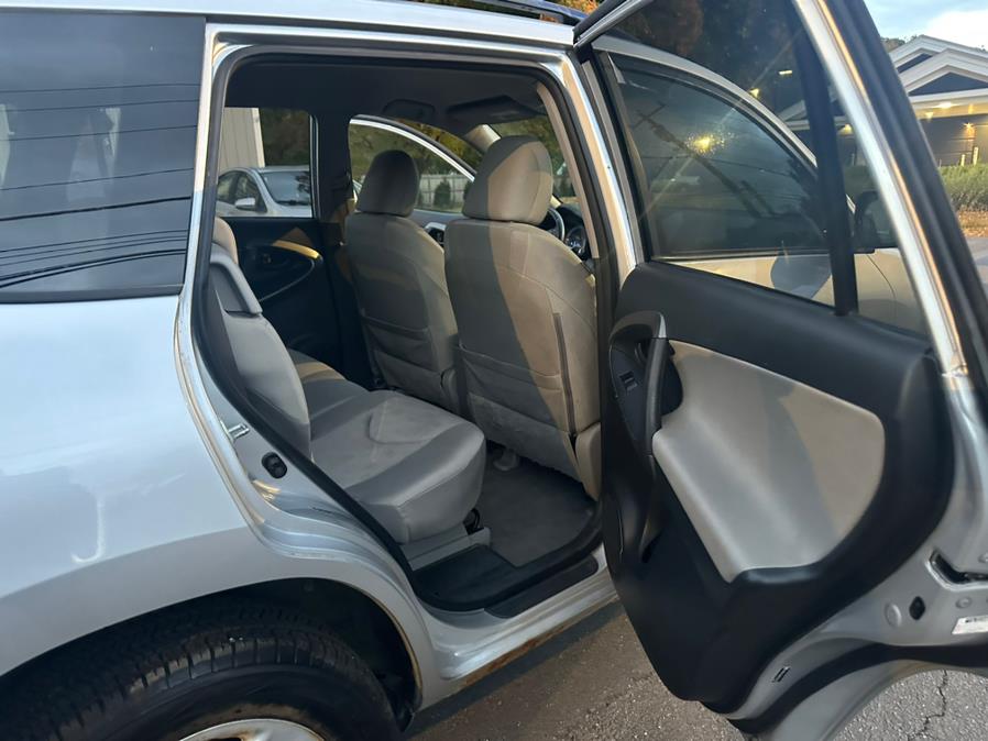2010 Toyota RAV4 photo