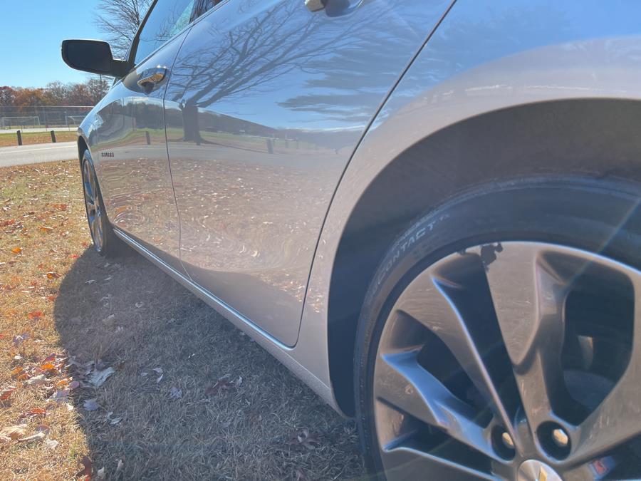 2017 Chevrolet Malibu 4dr Sdn Premier w/2LZ photo