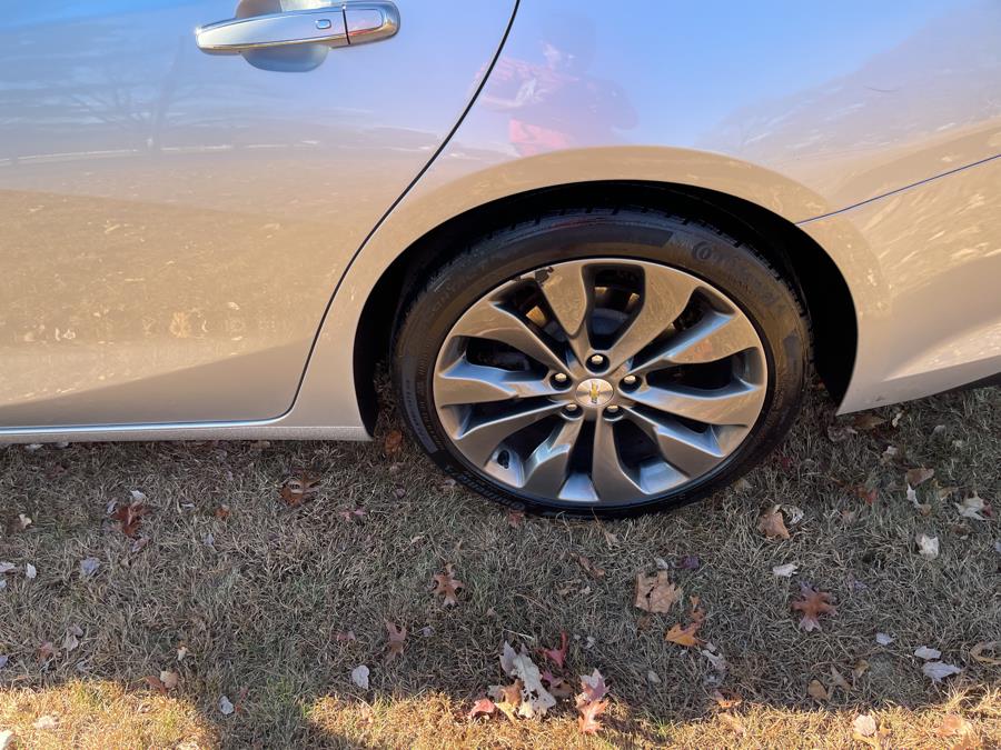 2017 Chevrolet Malibu 4dr Sdn Premier w/2LZ photo