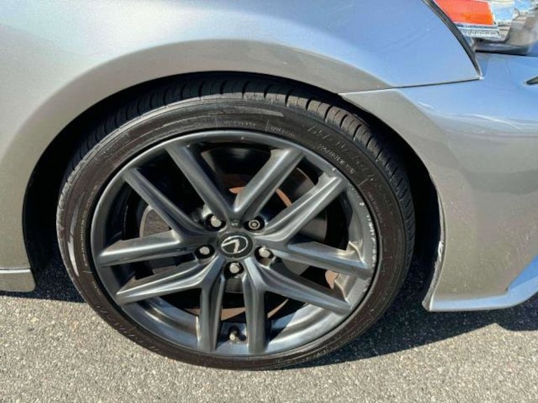 2015 Lexus IS 350 photo