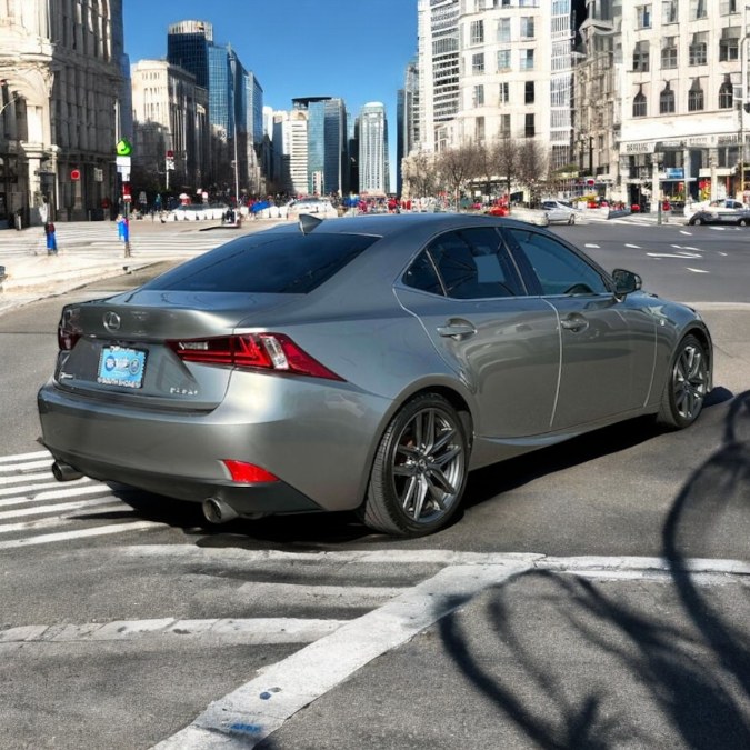 2015 Lexus IS 350 photo