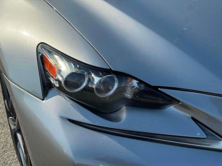 2015 Lexus IS 350 photo