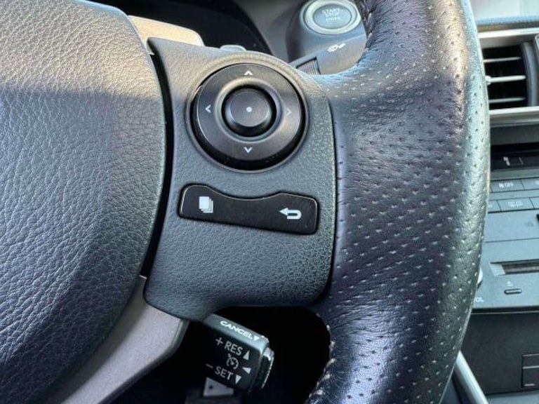 2015 Lexus IS 350 photo