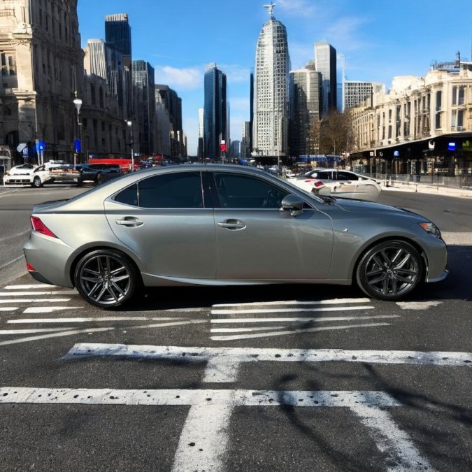 2015 Lexus IS 350 photo