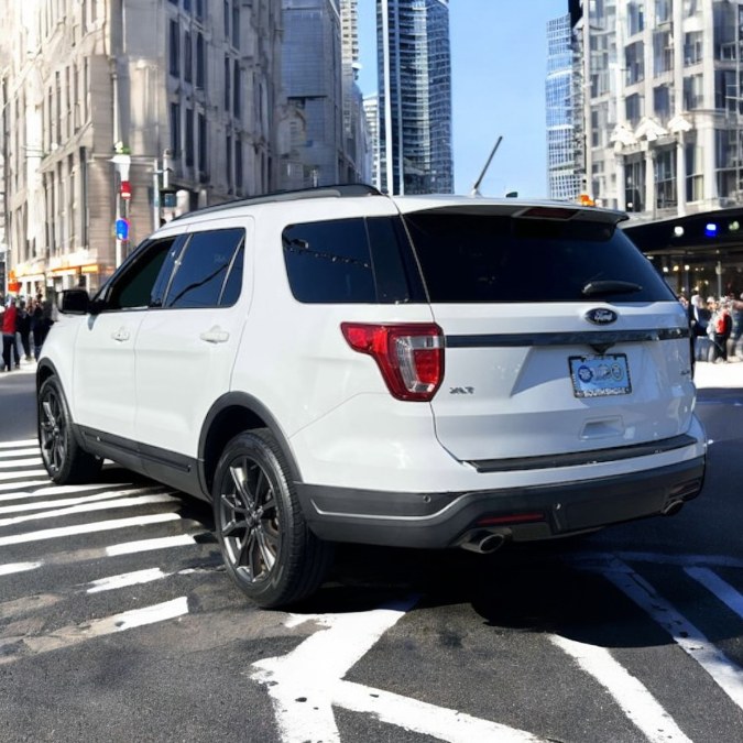 2018 Ford Explorer XLT 4WD photo