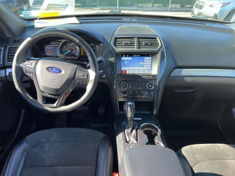 2018 Ford Explorer XLT 4WD photo