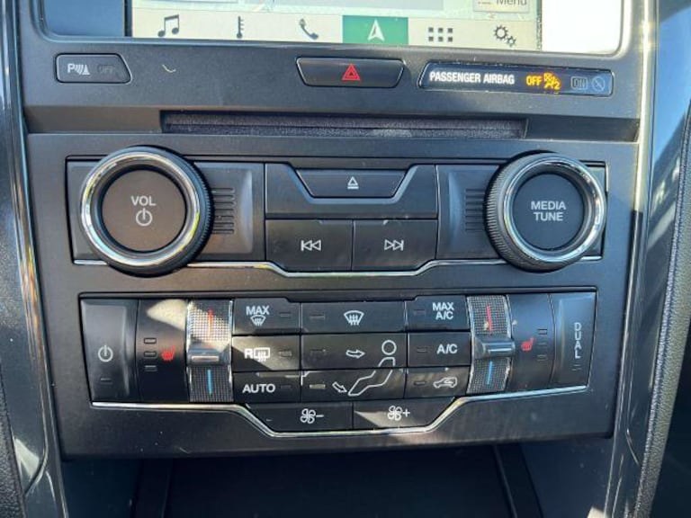 2018 Ford Explorer XLT 4WD photo