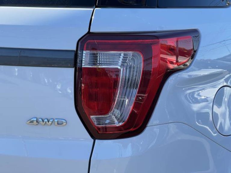 2018 Ford Explorer XLT 4WD photo
