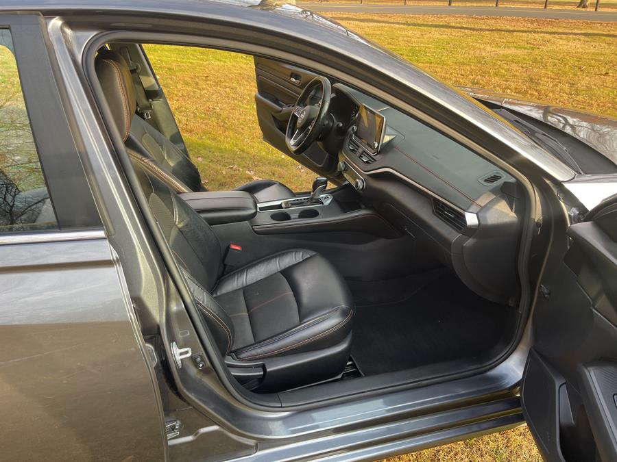 2021 Nissan Altima 2.5 SR Sedan photo