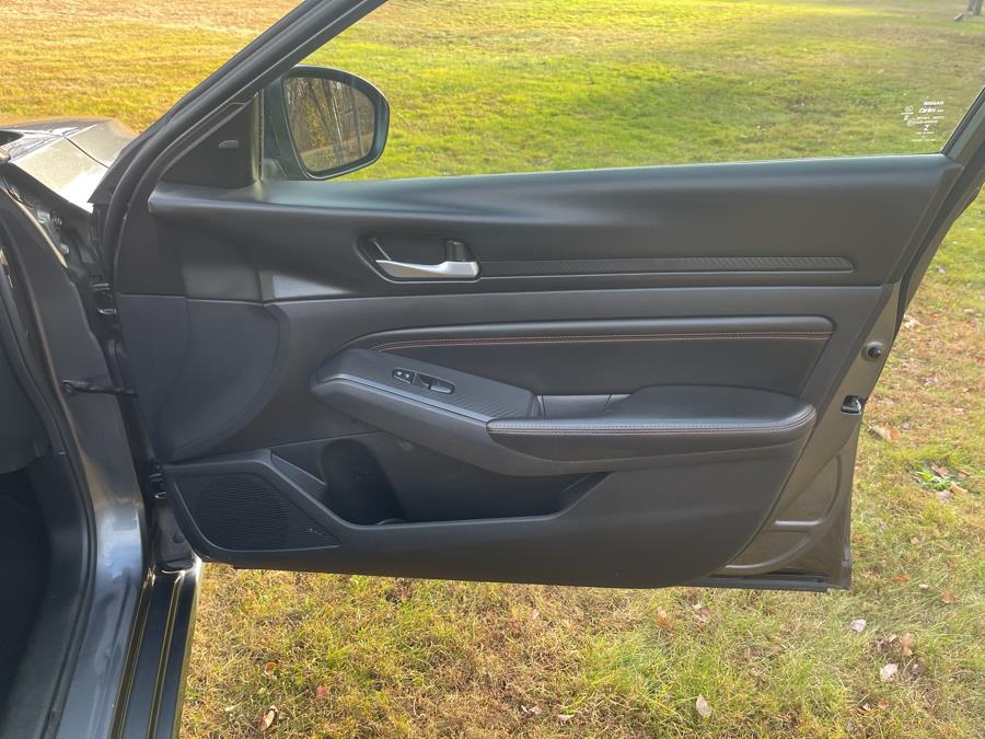 2021 Nissan Altima 2.5 SR Sedan photo