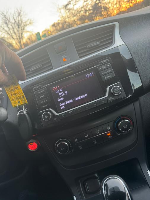 2017 Nissan Sentra S CVT photo