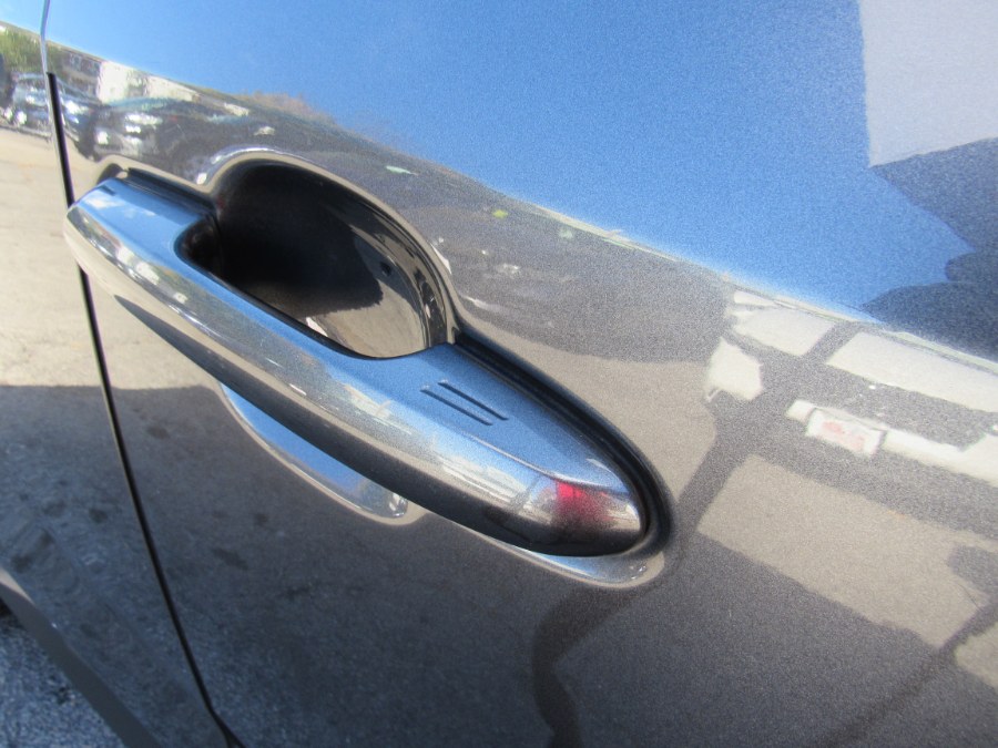 2019 Toyota RAV4 XLE photo