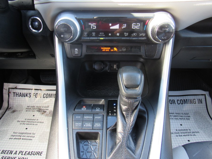 2019 Toyota RAV4 XLE photo