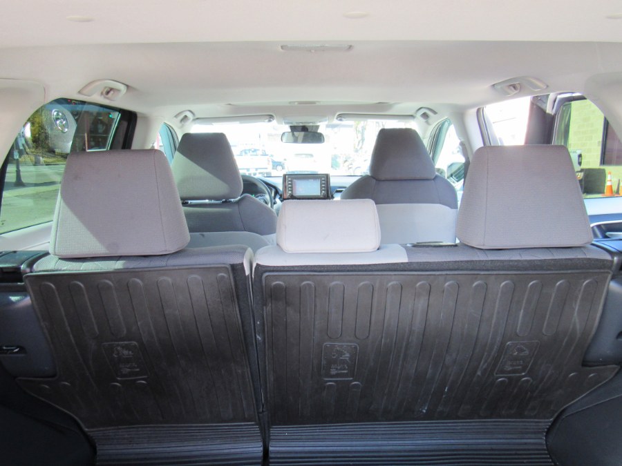 2019 Toyota RAV4 XLE photo