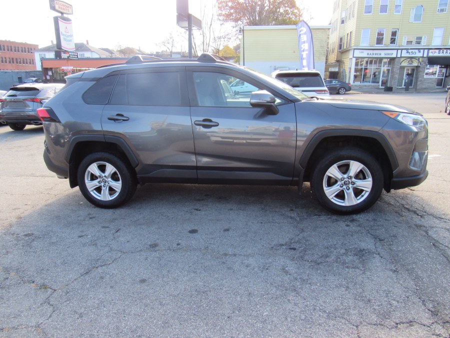 2019 Toyota RAV4 XLE photo