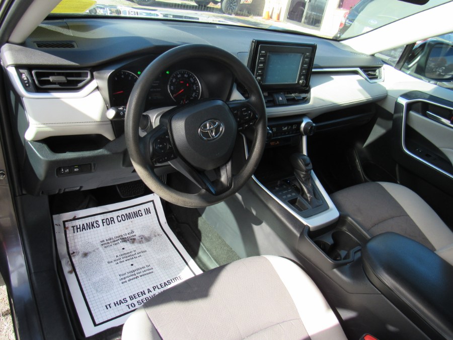 2019 Toyota RAV4 XLE photo