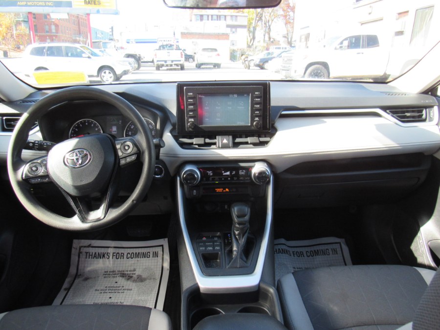 2019 Toyota RAV4 XLE photo