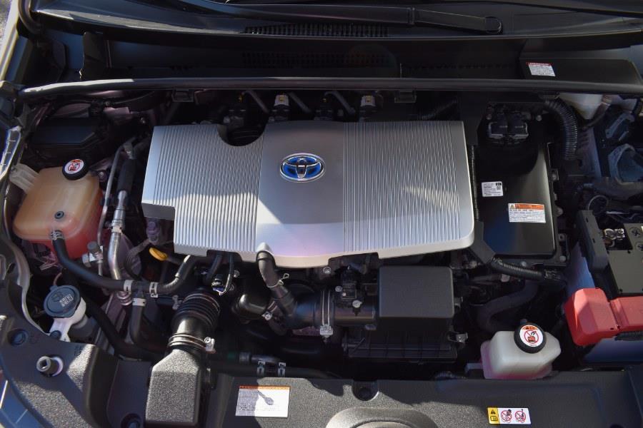 2018 Toyota Prius Three (Natl) photo