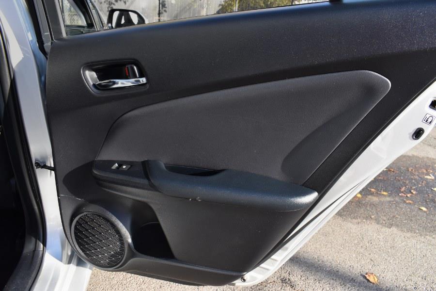 2018 Toyota Prius Three (Natl) photo