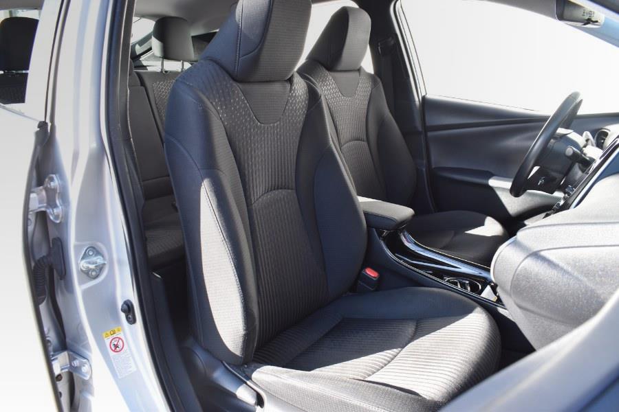 2018 Toyota Prius Three (Natl) photo