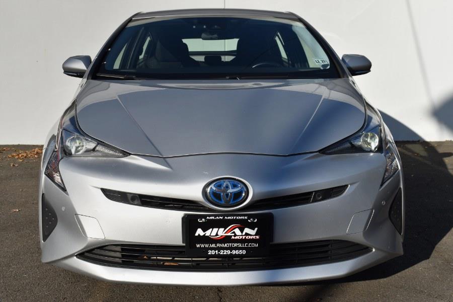 2018 Toyota Prius Three (Natl) photo
