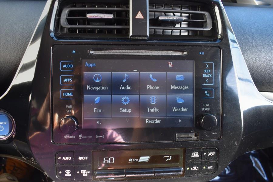 2018 Toyota Prius Three (Natl) photo